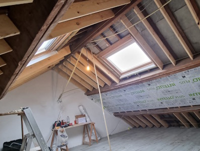 Aménagement d'un grenier à Charleroi - Debut de l'étanchéite a l'air avec membrane INTELLO PLUS