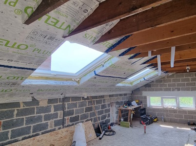 Aménagement d'un grenier à Namur - Etanchéité à l'air avec membrane INTELLO PLUS et TESCON VANA (Partie 2)