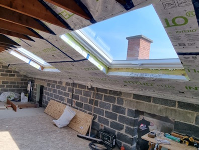 Aménagement d'un grenier à Namur - Etanchéité à l'air avec membrane INTELLO PLUS et TESCON VANA (Partie 3)