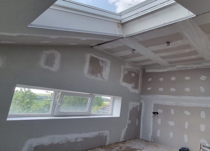 Aménagement d'un grenier à Namur - Réalisation des enduits sur les plaques de plâtre (Vue 3)