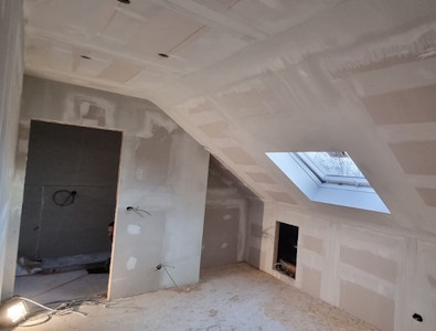 Aménagement d'un grenier à Nivelles - Couche de finition sur les plaques de plâtre