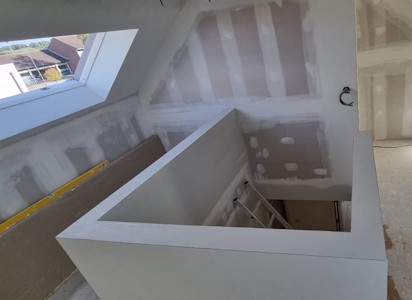 Aménagement d'un grenier à Wavre - Réalisation des enduits sur les plaques de plâtre (vue 5)